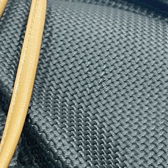 Prada Drawstring Vitello Dino Bucket 2Way Shoulder Bag Black - Picture 9 of 15